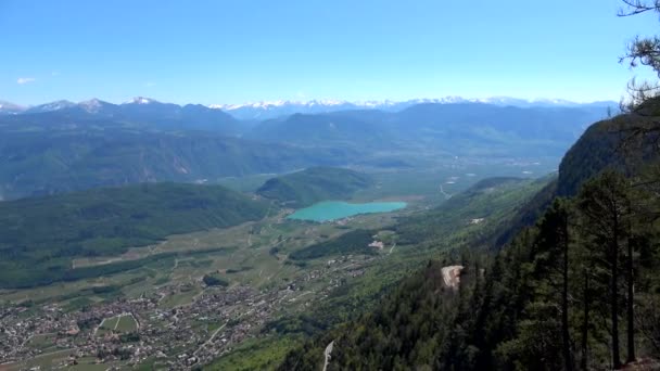 Panorering Från Bozen Kaltern Till Sjön Kaltern Sydtyrolen Italien — Stockvideo