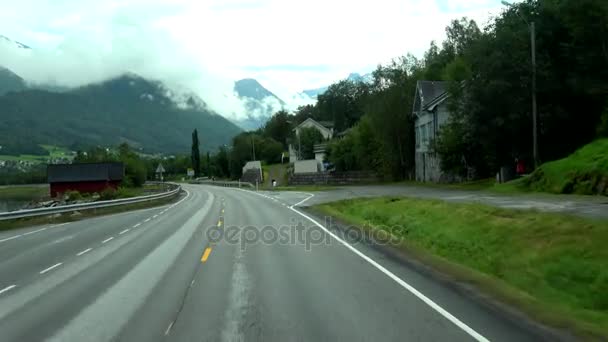 Dirija Agosto Estrada Rural Rv64 Entre Andalsnes Afarnes Noruega — Vídeo de Stock