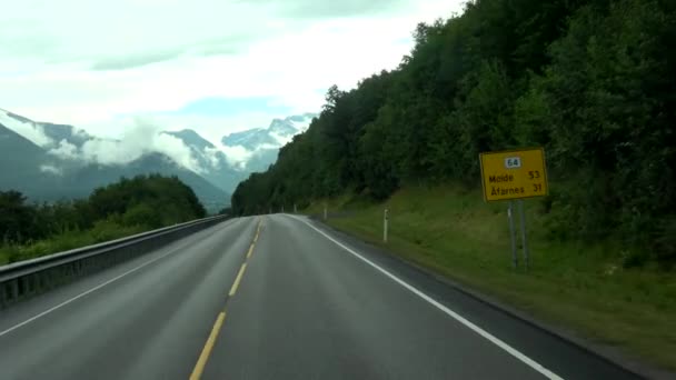 Andalsnes Afarnes ノルウェーの田舎道 Rv64 月ドライブします — ストック動画