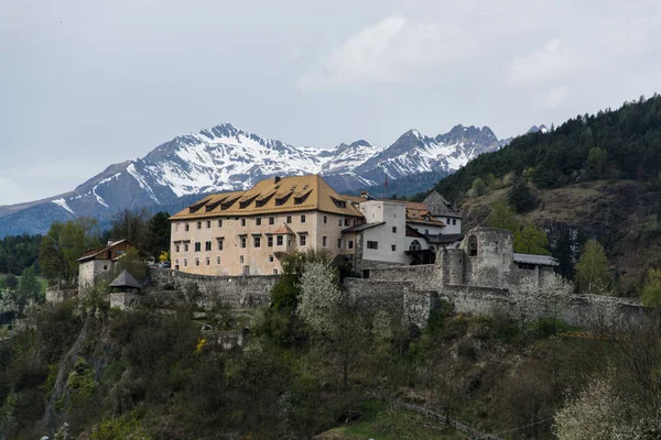 Palace Sonnenburg Antiguo Castillo Lorenzen Trentino Alto Adigio Italia — Foto de Stock