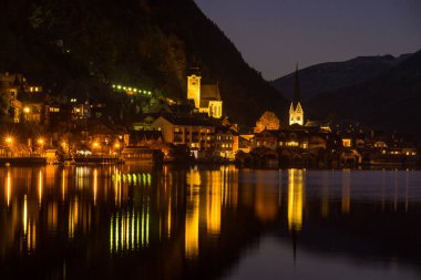 Gmunden bölge içinde Avusturya Devlet Yukarı Avusturya küçük bir köyde Hallstatt.