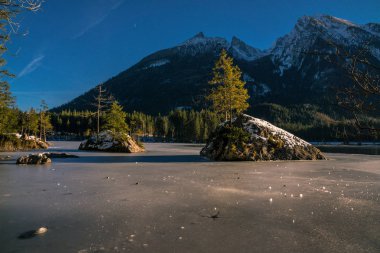 (Önceki Lake Ferchen veya göl Forchen) Gölü Hinter Ramsau Berchtesgaden Alpleri'nde Almanya bölgesinde bir göldür.