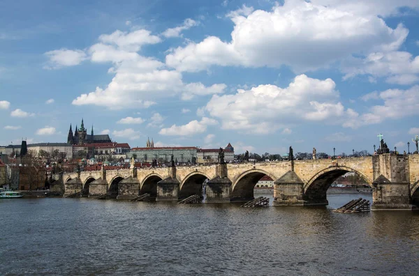 Charles Bridge, Praga, República Checa — Fotografia de Stock