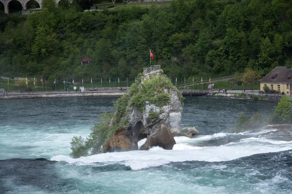 Водоспад Рейн у Шаффгаузені (Швейцарія). — стокове фото