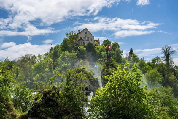 Istana Laufen di Air Terjun Rhine Schaffhausen, Swiss — Stok Foto