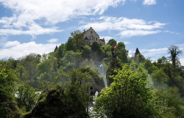 Istana Laufen di Air Terjun Rhine Schaffhausen, Swiss — Stok Foto