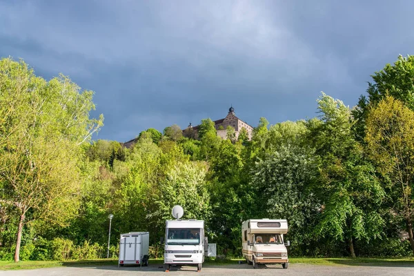 Plassenburg, Kulmbach, Almanya 'nın önündeki kampçı.