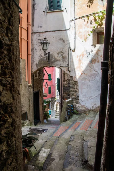 Vernazza, cinque terre, itinians — стокове фото