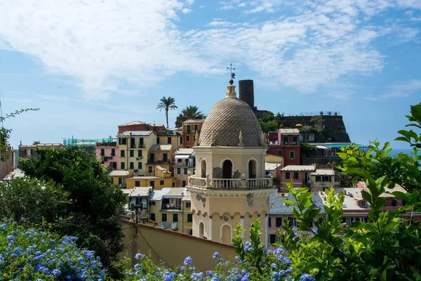 Vernazza, cinque terre, itinians — стокове фото