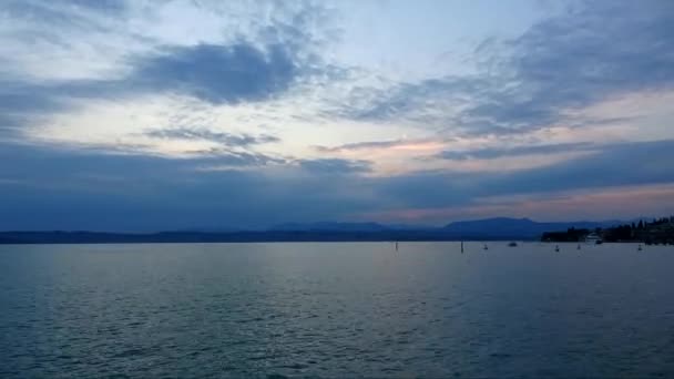 伦巴第的加尔达湖是意大利最大的湖泊 — 图库视频影像