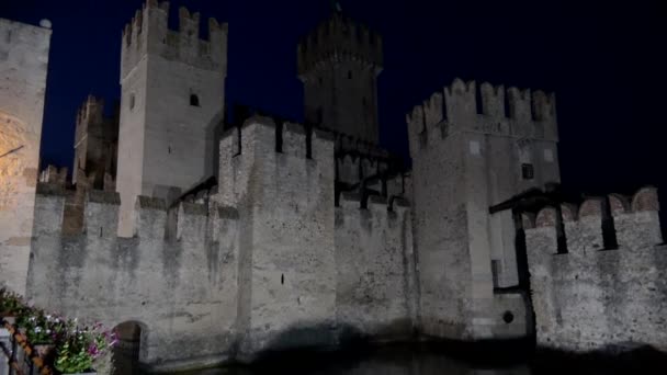 Castello Scaligero Edificato Partire Dal 1259 Raro Esempio Fortificazione Portuale — Video Stock