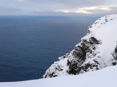 Kuzey Burnu, Norveç 'in Mageroya adasının kuzey kıyısında yer alan bir pelerindir. Pelerin Norveç 'in Troms og Finnmark ilçesine bağlı Nordkapp Belediyesi' nde bulunmaktadır..