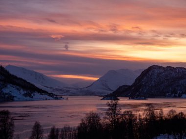Troms og Finnmark, Norveç 'in kuzeyinde 1 Ocak 2020 tarihinde kurulmuş bir ilçe..