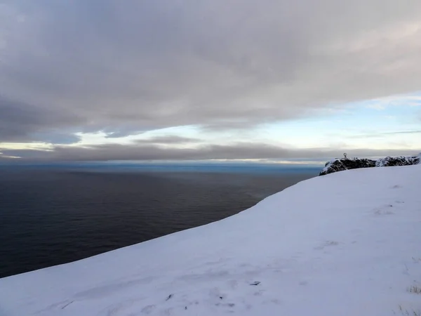 Kuzey Burnu Norveç Mageroya Adasının Kuzey Kıyısında Yer Alan Bir — Stok fotoğraf