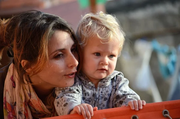 Mère avec bébé — Photo