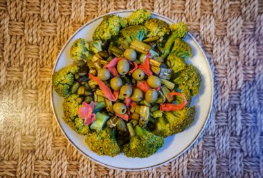 yeşil sebze tabağı