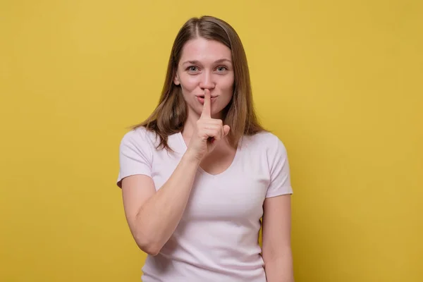 Beautiful Young Caucasian Woman Hold Finger Lips Ask Silent Quiet — Stock Photo, Image