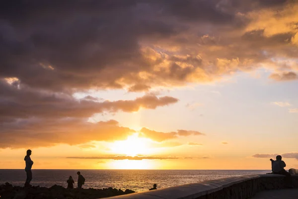 Дивовижні Кольорові Золотий Захід Сонця Фоновому Режимі Пляж Океан Хвилі — стокове фото