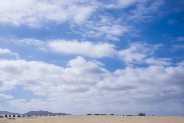Фуэртевентуре Возле Пустыни Корралехо Припарковано Много Веклов Песок Лето Горами — стоковое фото