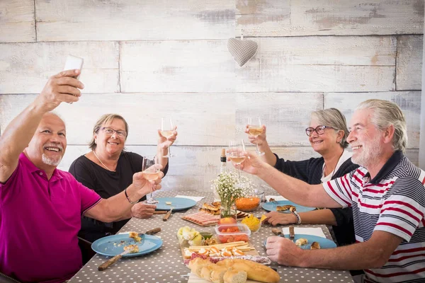 Together Firends Having Lunch Home Aged Men Women Drinking Wine — Stock Photo, Image