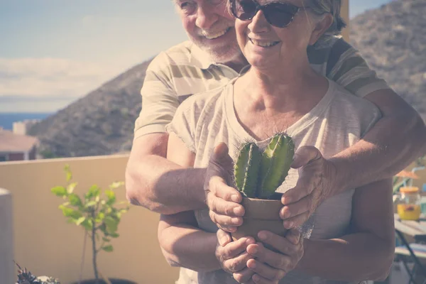 Concepto Amor Para Dos Adultos Años Edad Que Tienen Cuidado —  Fotos de Stock