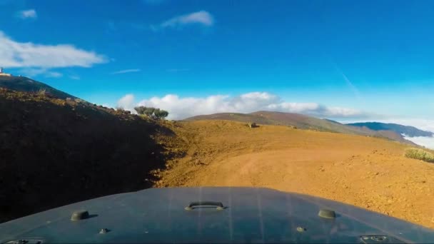 Conducir Por Carretera Camino Montaña Bajo Cielo Azul — Vídeos de Stock