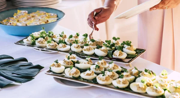 Cozinhar Decorar Ovos Para Festa Catering Celebração Como Conceito Casamento — Fotografia de Stock