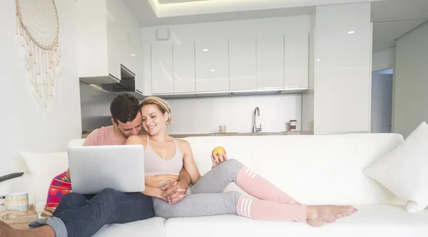 Concept Healthy Lifestyle Smart Internet Work Young Beautiful Caucasian Couple — Stock Photo, Image