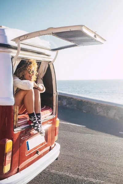 Gelukkig Volwassen Mooie Vrouw Genieten Van Reizen Levensstijl Zomervakantie Met — Stockfoto