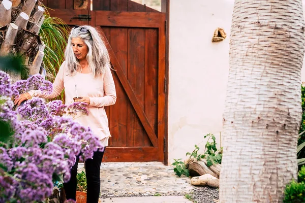 Caucasian Woman Grey White Long Hair Have Care Flowers Garden — Stock Photo, Image