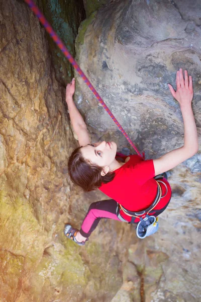 Menina alpinista . — Fotografia de Stock