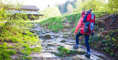 Anne ve oğlu seyahat.