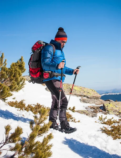 Bergsteiger im Winter. — Stockfoto