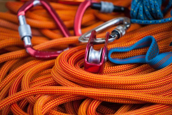Équipement pour l'alpinisme et la corde . — Photo