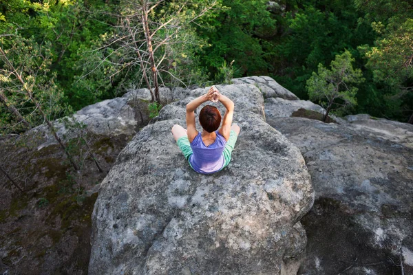 Yoga sur l'air frais . — Photo