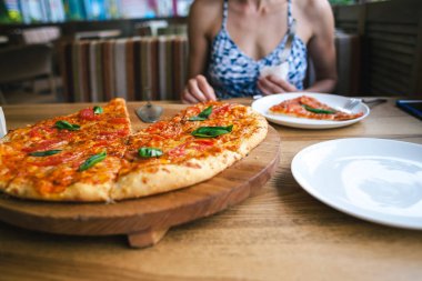 İtalyan pizza margarita.