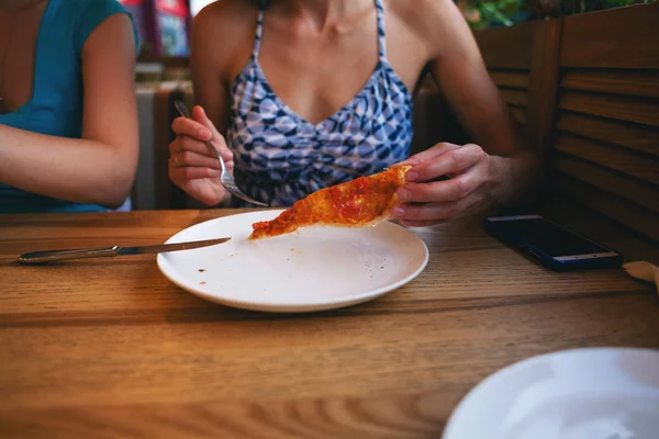 İtalyan pizza margarita.