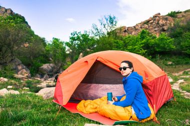 Dağlarda kamp yapmak..