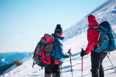 Dağlarda iki dost..