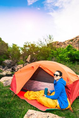 Dağlarda kamp yapmak..