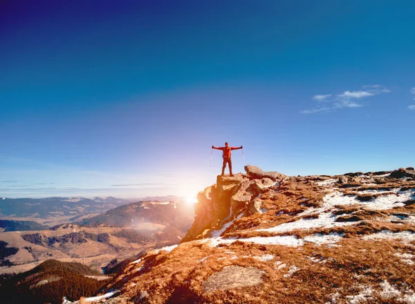 Bergsteiger an der Spitze. — Stockfoto