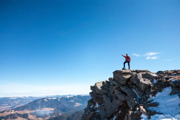 Bergsteiger an der Spitze. — Stockfoto