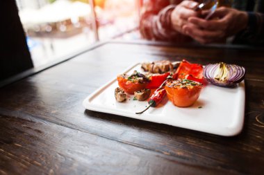 ızgara sebzeli plaka.