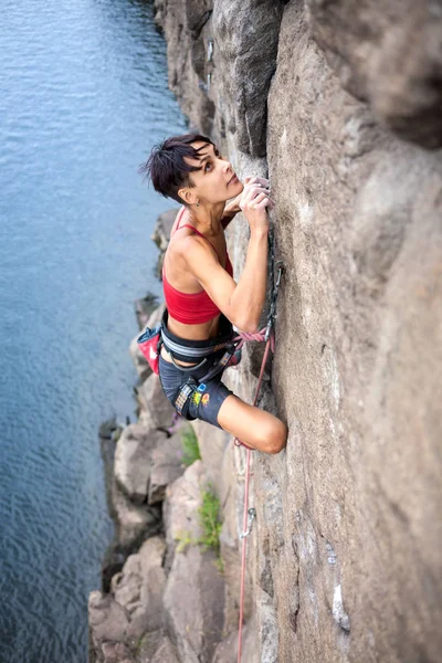 水の上の登山家 — ストック写真