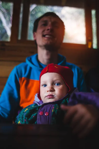 El niño y el papá . — Foto de Stock