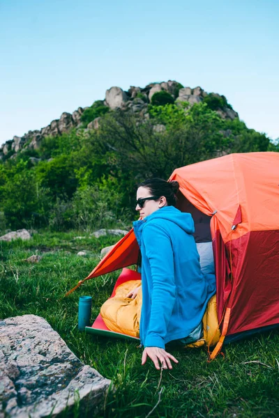 Camping i bergen. — Stockfoto