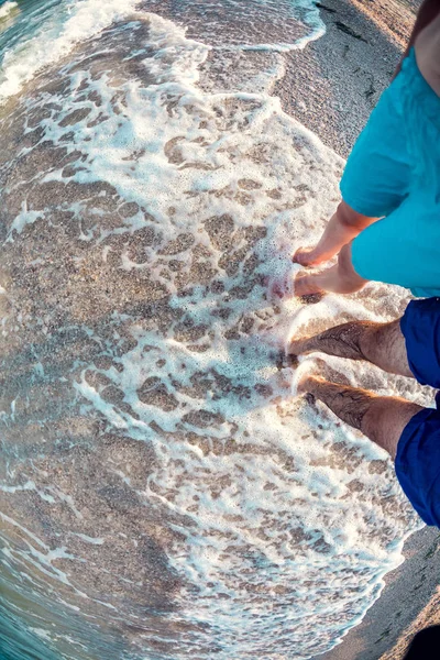 Pies en el mar . — Foto de Stock