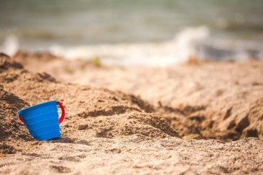 Plastik kova kum.