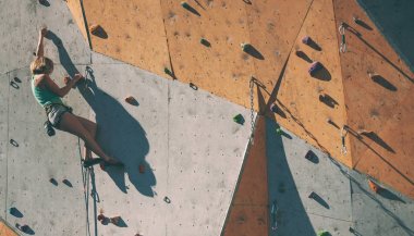 Yapay bir rahatlama dağcı trenlerde.