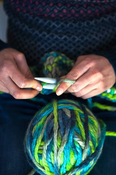 Knitting from thick yarn. — Stock Photo, Image